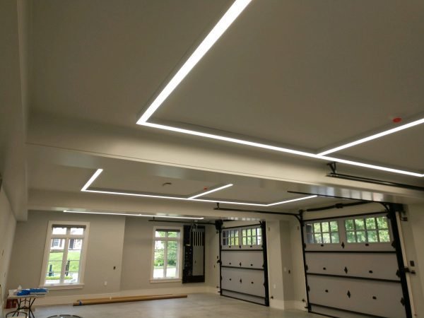 Pontrade | 8 FT LED Linear Fixture, 9600 Lumen Max, 80W, CCT Selectable, 120-277V, Black, White or Silver Finish
